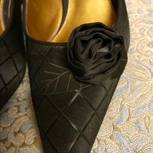 Vintage Liz Claiborne black satin pumps